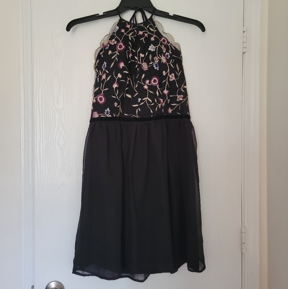 Francesca's floral halter dress - Picture 5 of 11